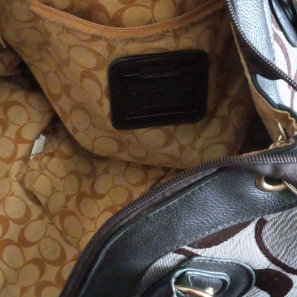 Purse - Picture 2 of 3